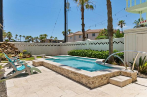 3-level townhome w/ private pool & close to beach!